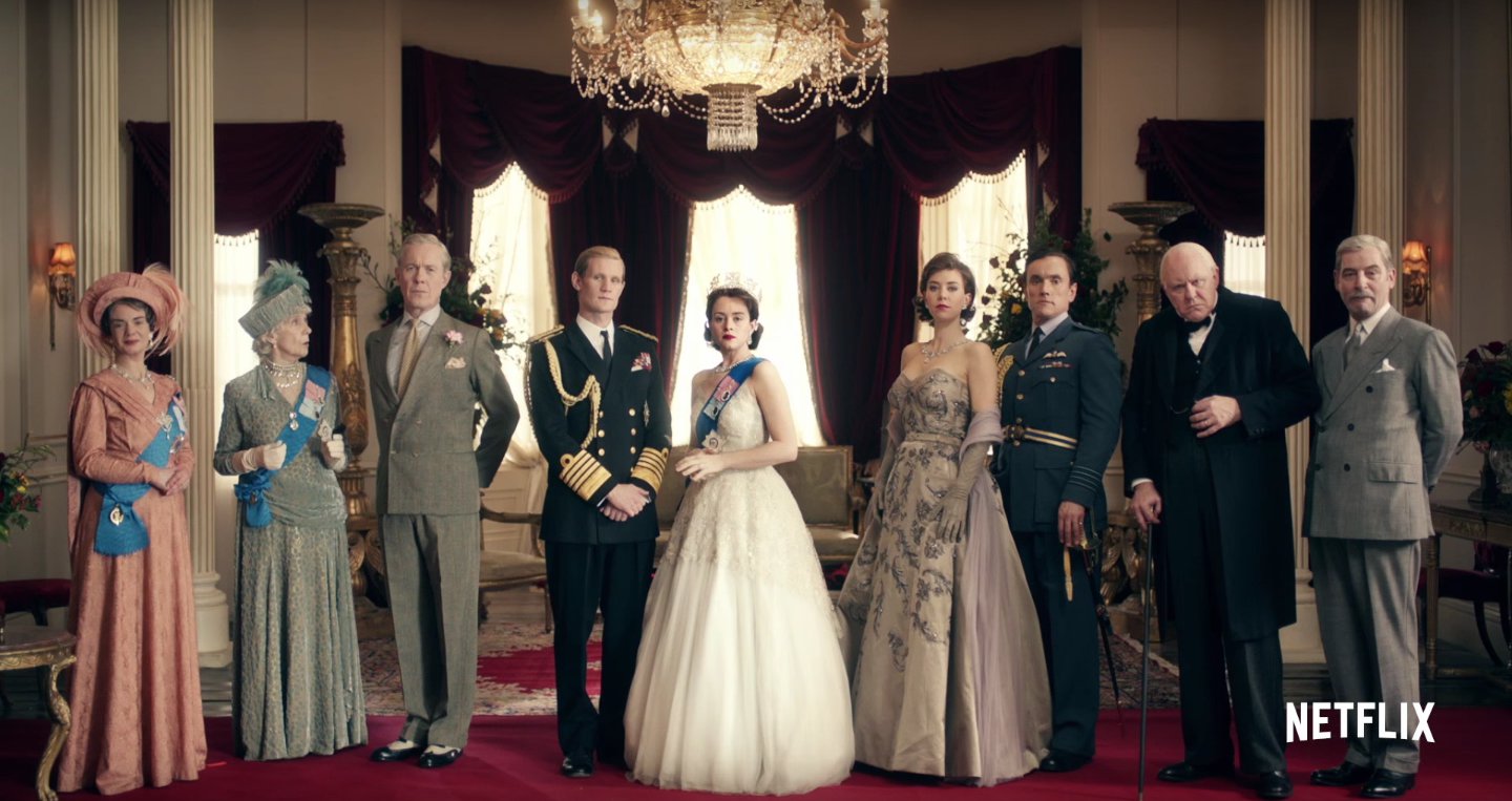 The Crown, série original da Netflix escrita por Peter Morgan (A Rainha, Frost/Nixon) que aborda os primeiros anos de reinado de Elizabeth II do Reino Unido, com uma direção de arte primorosa.